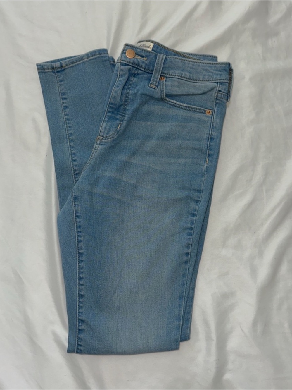 Universal Thread Women's Light Wash Skinny Jeans